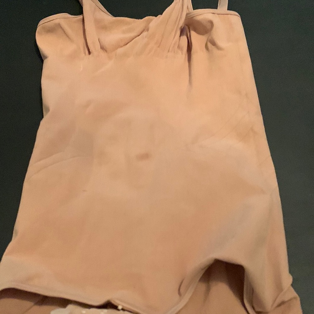 Leonisa shape wear